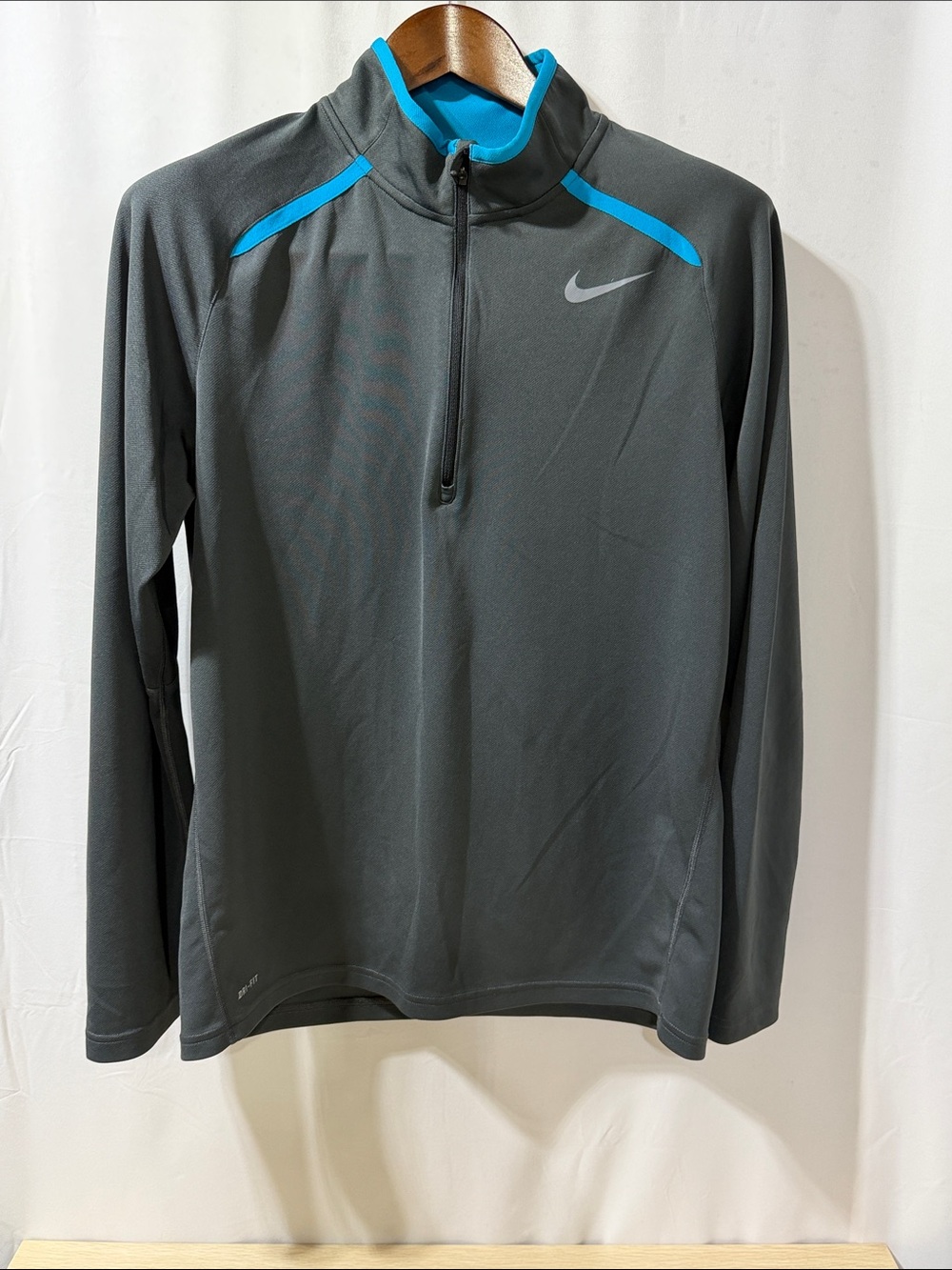 Nike Men’s Dark Gray Performance Half-Zip Jacket with Bright Blue Accents